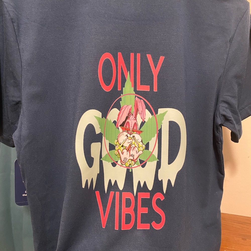 NEW!! DOUBLE SIDED- ONLY GOOD VIBES- BUGS BUNNY/ WEED tee - Picture 4 of 8